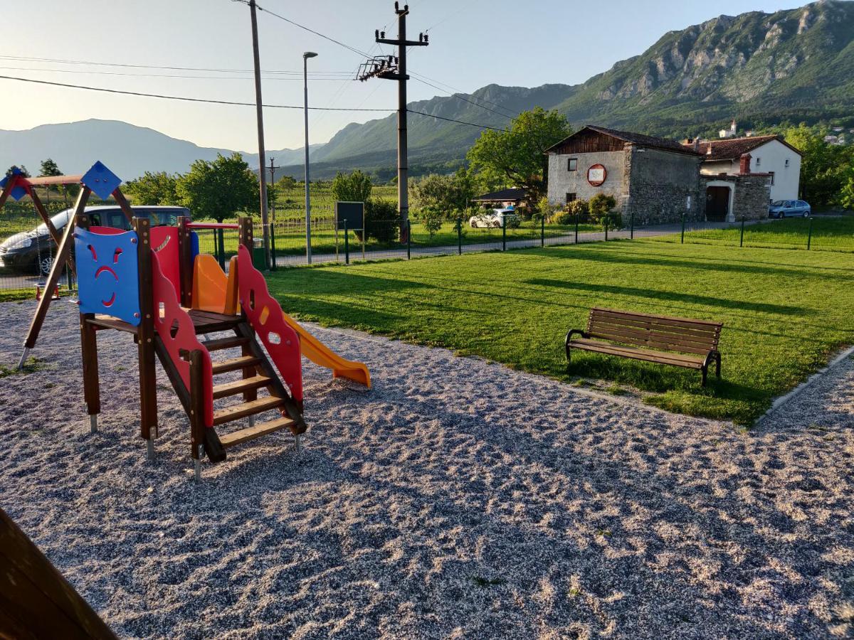 Small House In Vipava Valley エクステリア 写真